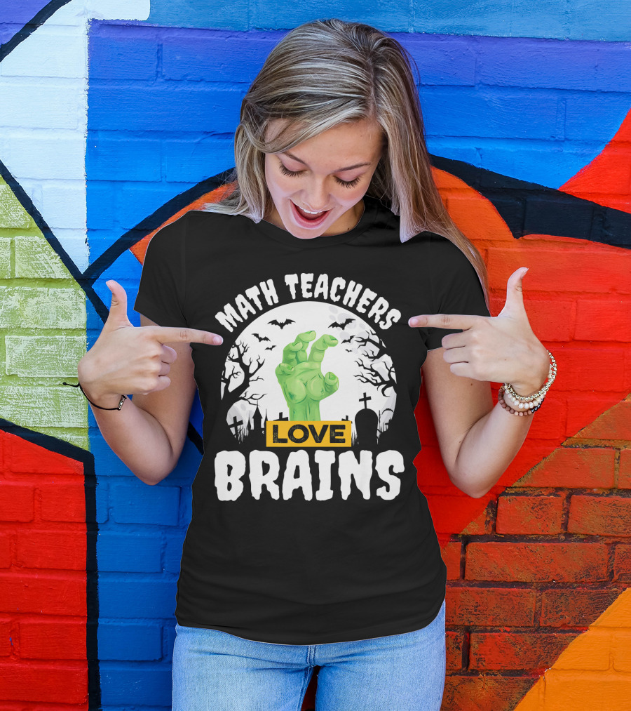 Math Teachers Love Brains Halloween Zombies Tombstones Bats T-Shirt