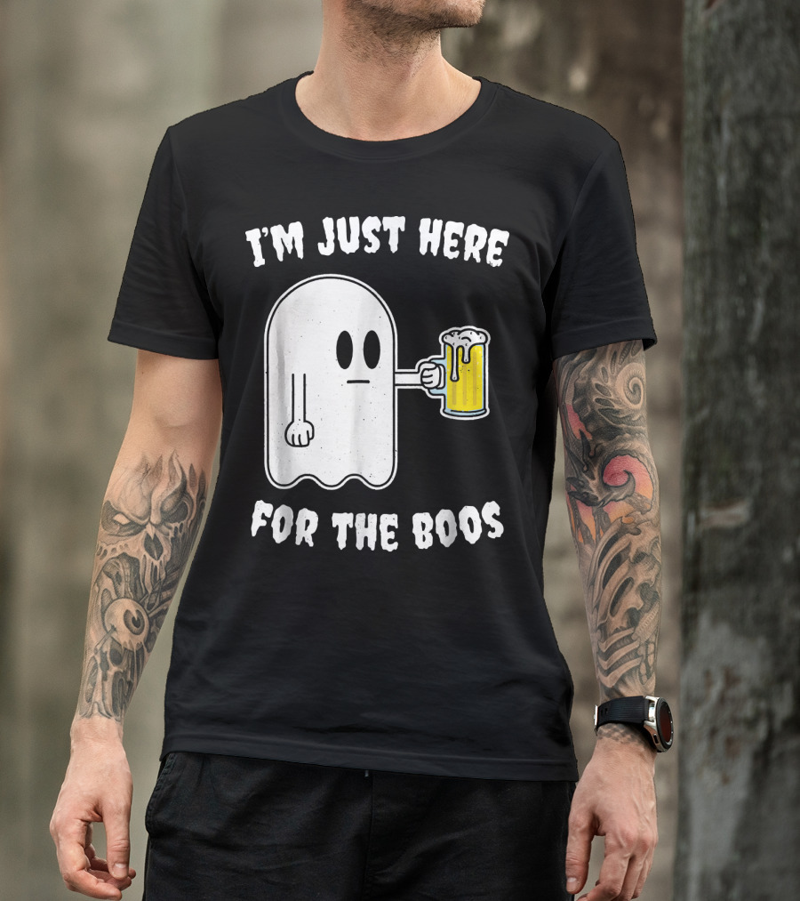 I'm Just Here For The Boos Ghost Holding Beer Mug T-Shirt