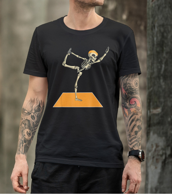 Halloween Skeleton Yoga Pose Spooky Funny Exercise T-Shirt