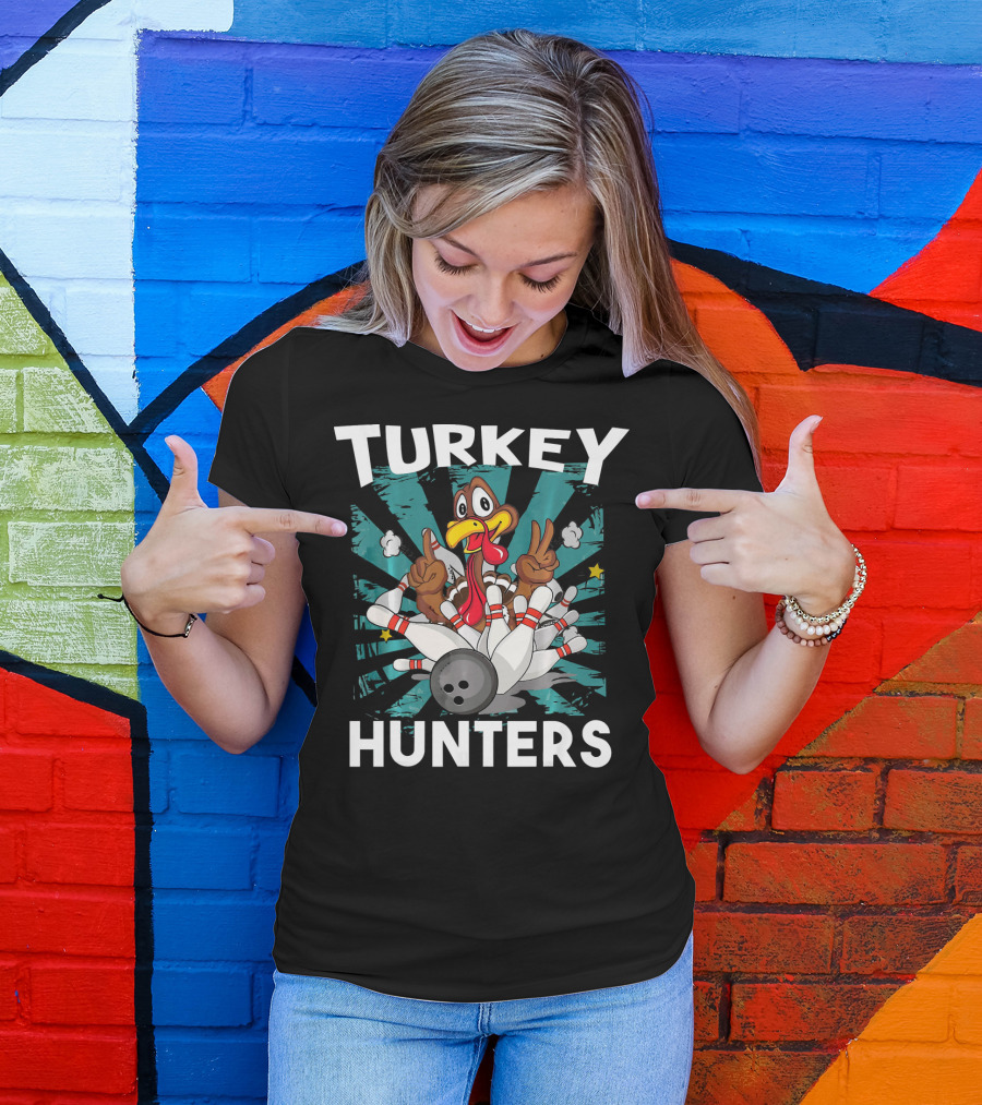 Turkey Hunters Funny Thanksgiving Bowling T-Shirt