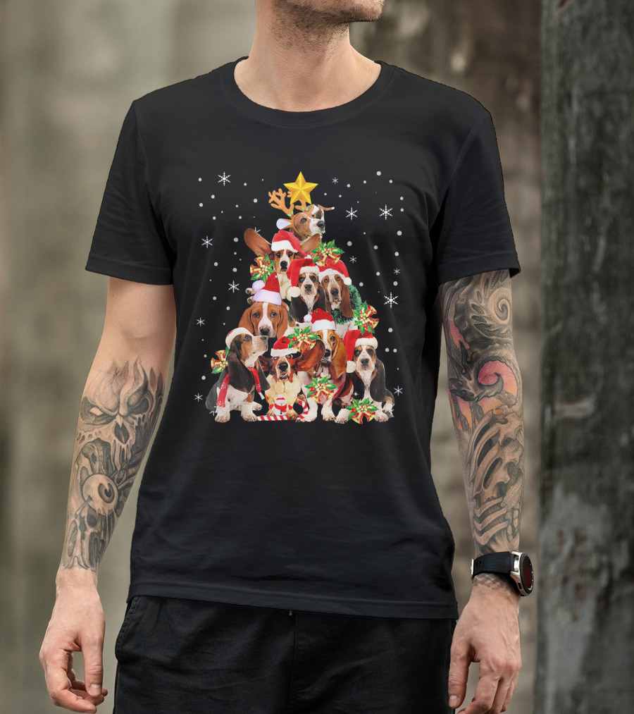 Basset Hound Christmas Tree With Santa Hats And Star T-Shirt