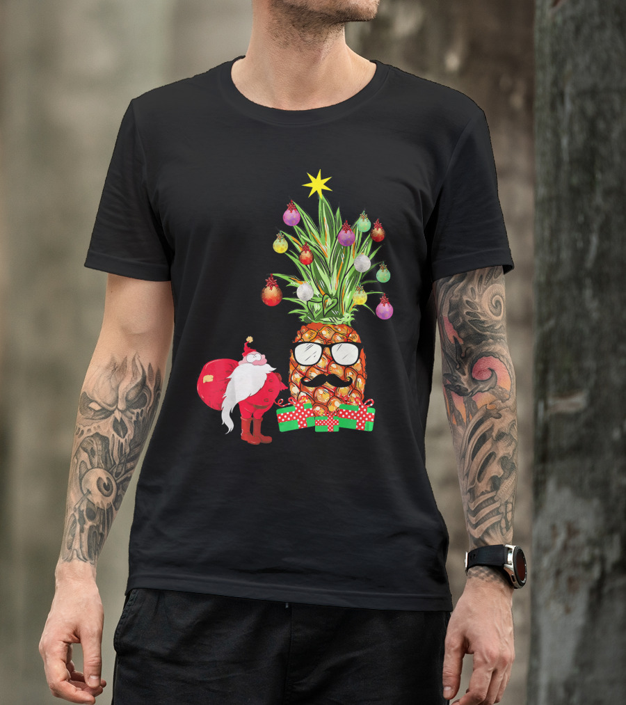 Santa Pineapple Christmas Tree With Gifts And Ornaments T-Shirt