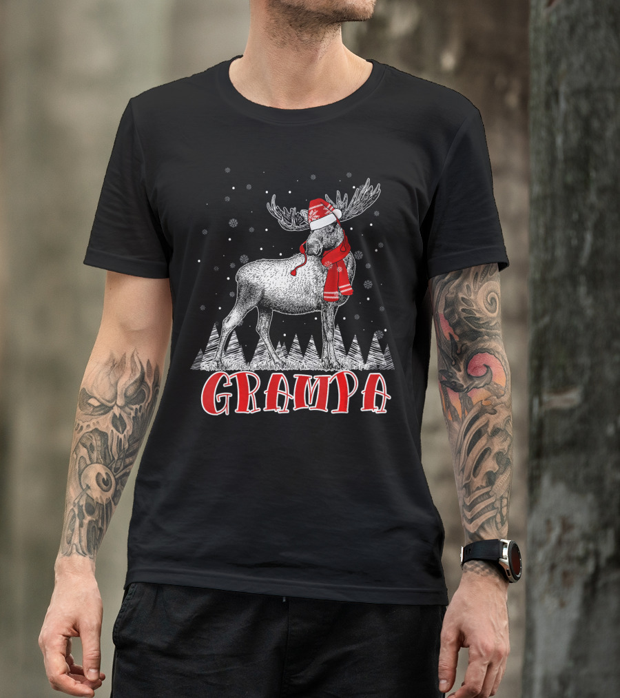 Grampa Moose Santa Hat Family Christmas Matching T-Shirt