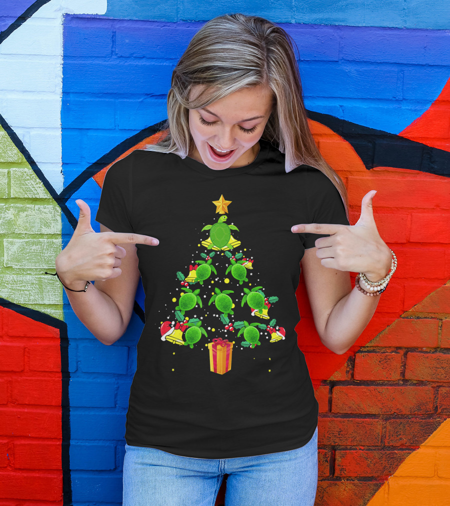 Sea Turtle Christmas Tree With Star Hat And Gift Box T-Shirt