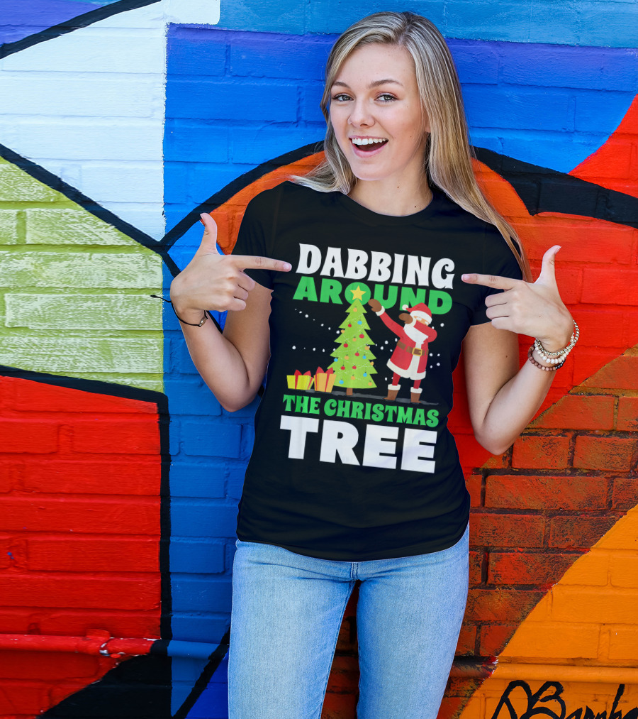 Dabbing Around The Christmas Tree Kris Kringle Merry Christmas San T-Shirt