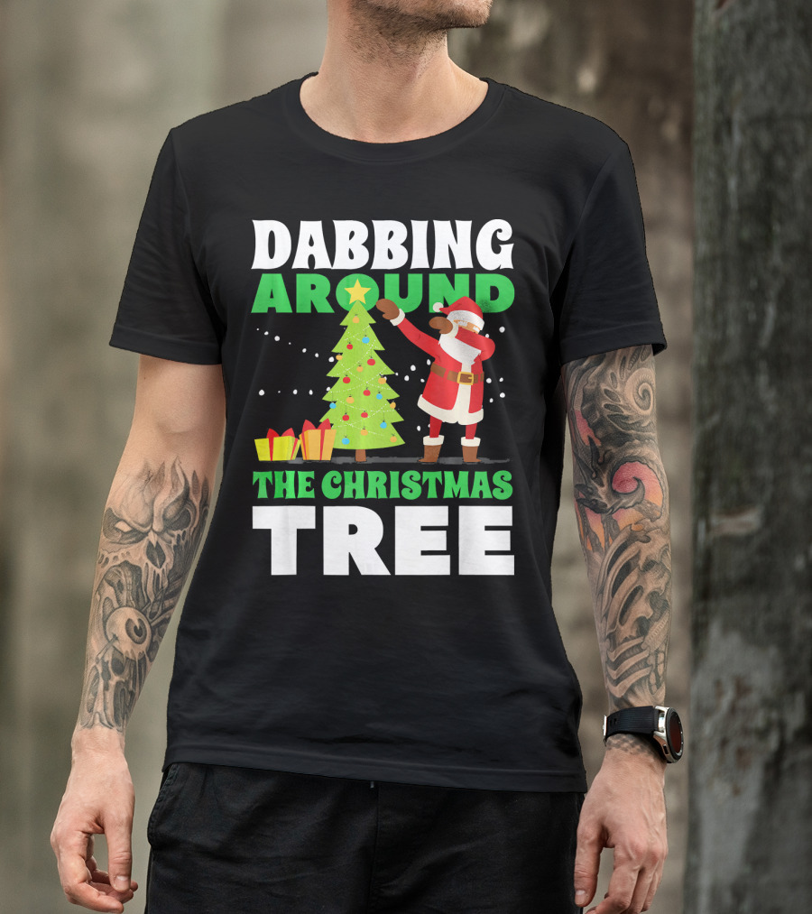 Dabbing Around The Christmas Tree Kris Kringle Merry Christmas San T-Shirt