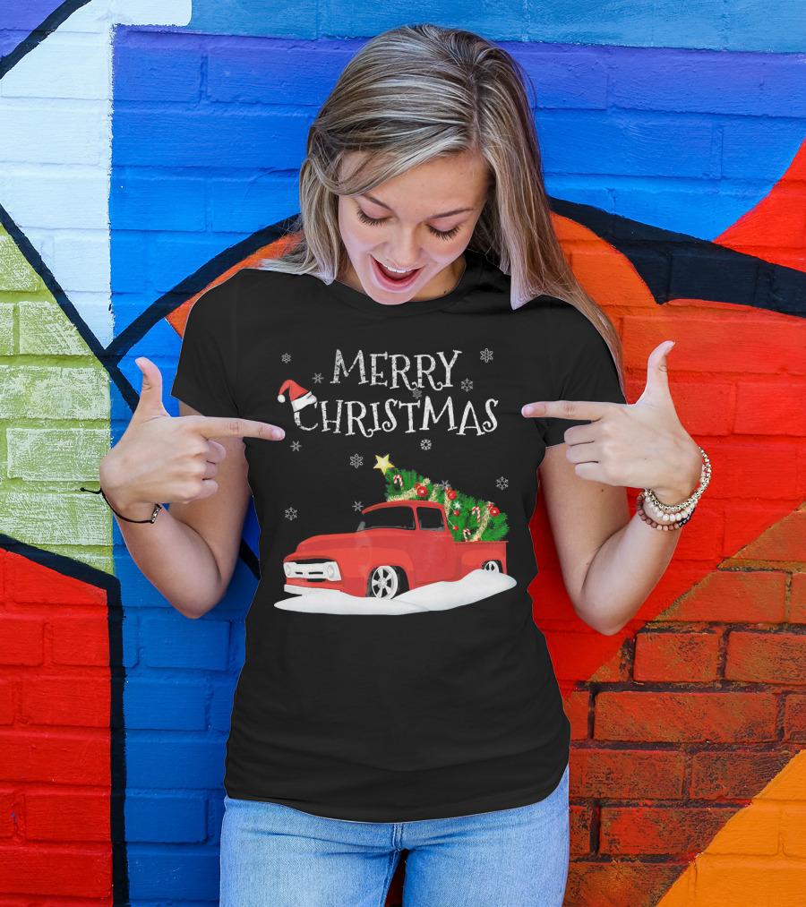 Merry Christmas Red Vintage Truck With Snow And Christmas Tree T-Shirt