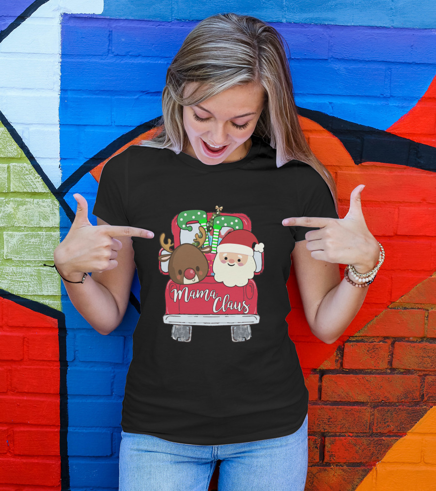 Mama Claus Funny Christmas Car With Santa And Reindeer T-Shirt