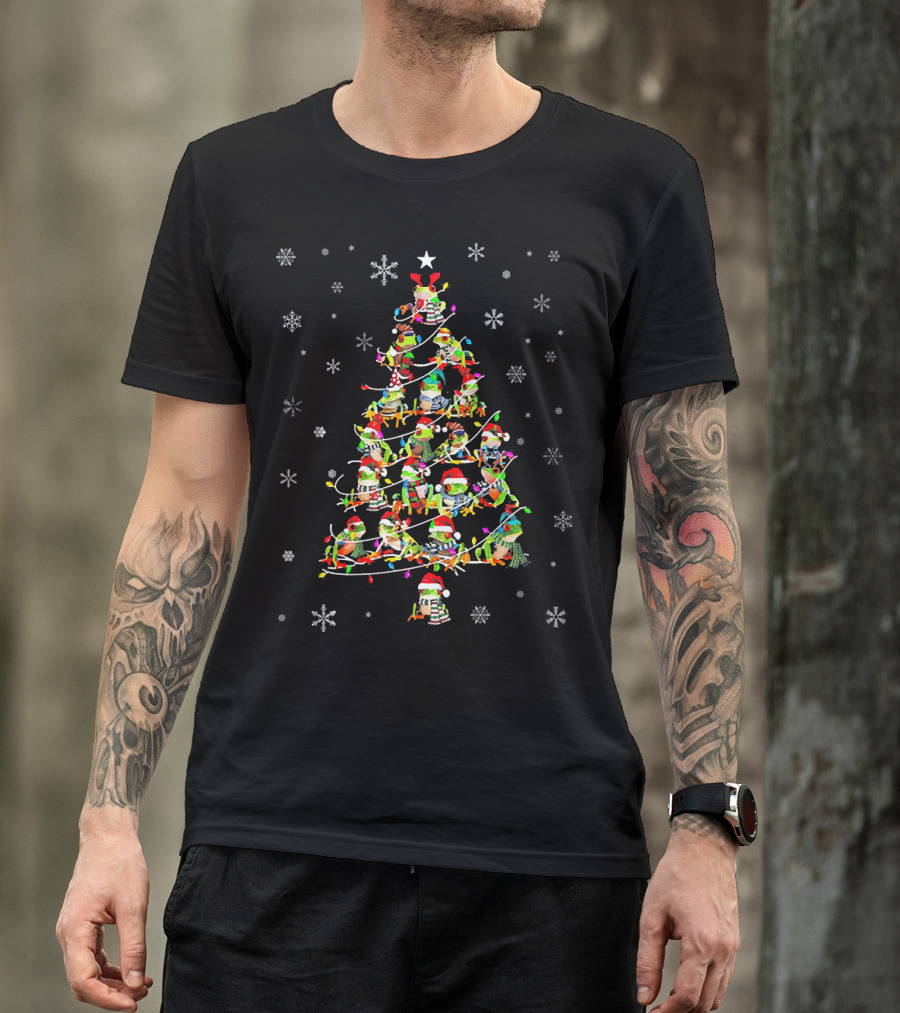 Cute Frog Christmas Tree Decor With Snowflakes And Holiday Lights T-Shirt