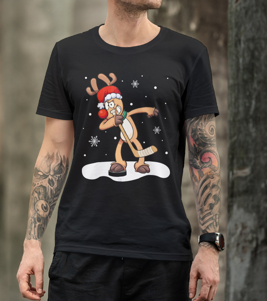 Funny Dabbing Reindeer Playing Ice Hockey Xmas Snowflakes T-Shirt