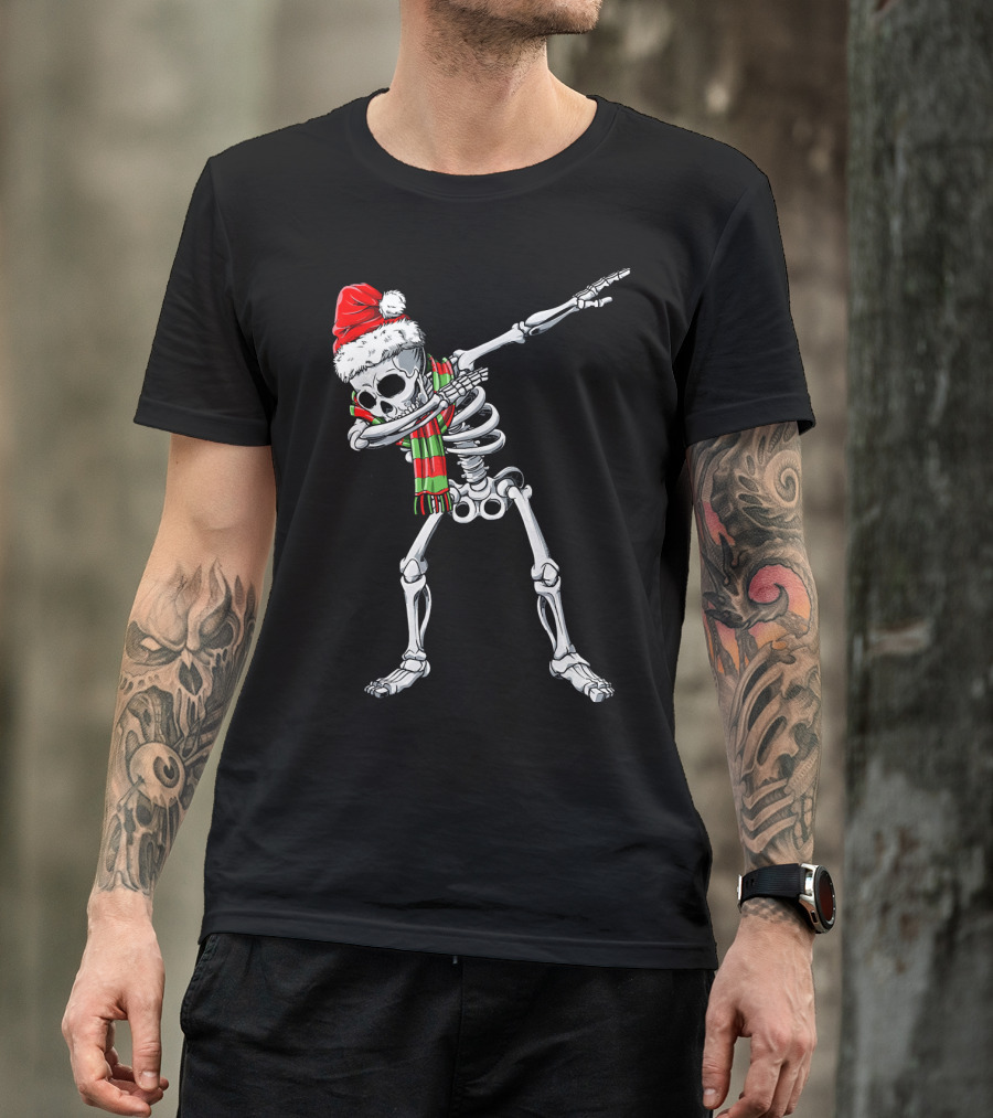 Dabbing Santa Skeleton Christmas Hat And Scarf T-Shirt