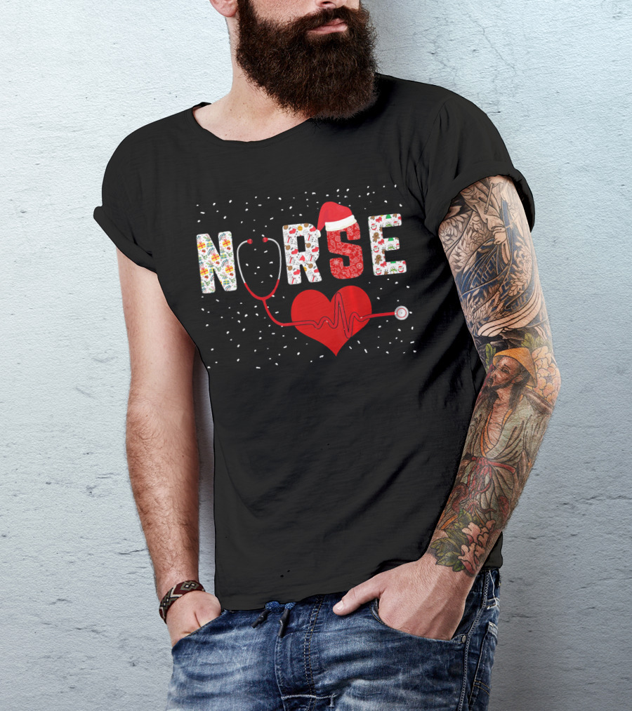 Nurse Christmas Heart Stethoscope Snowflakes Santa Hat T-Shirt