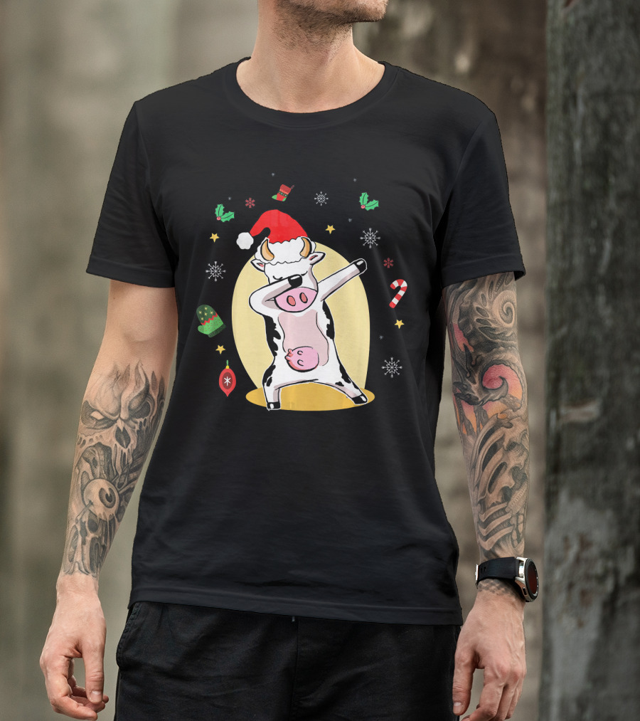 Cute Cow Dabbing Merry Santa Hat Christmas Candy Cane Snowflakes T-Shirt