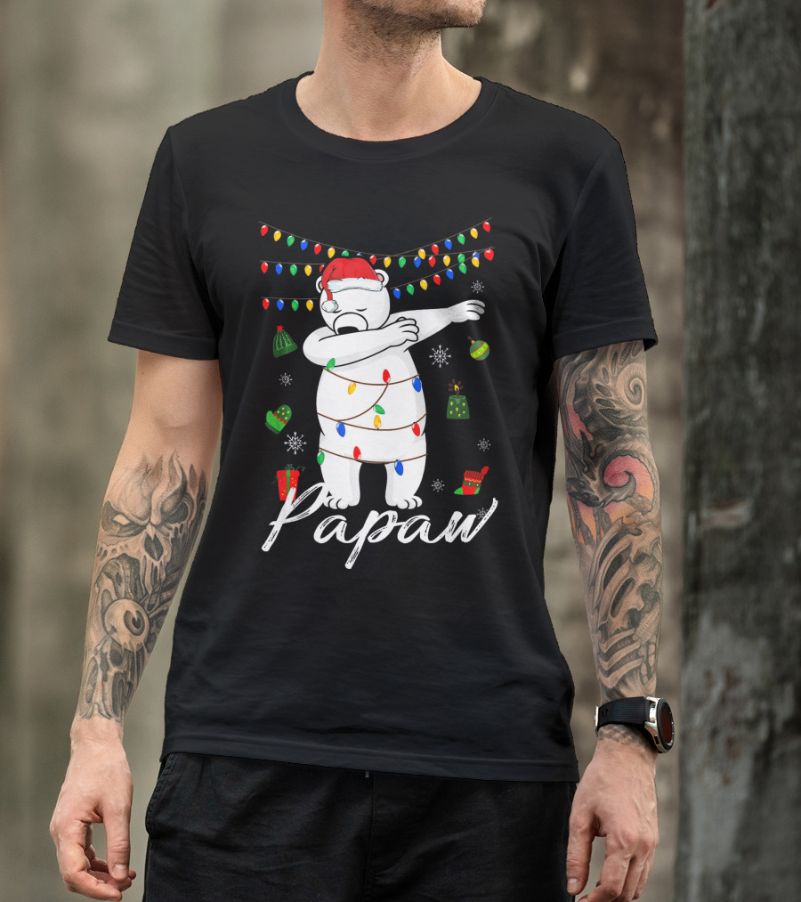 Papaw Bear Dabbing With Santa Hat And Christmas Lights And Gifts T-Shirt