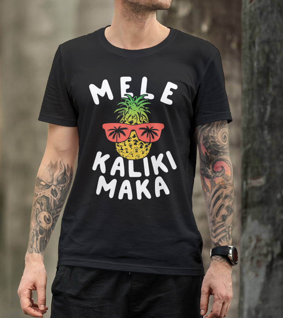 Mele Kalikimaka Pineapple With Sunglasses And Palm Trees T-Shirt