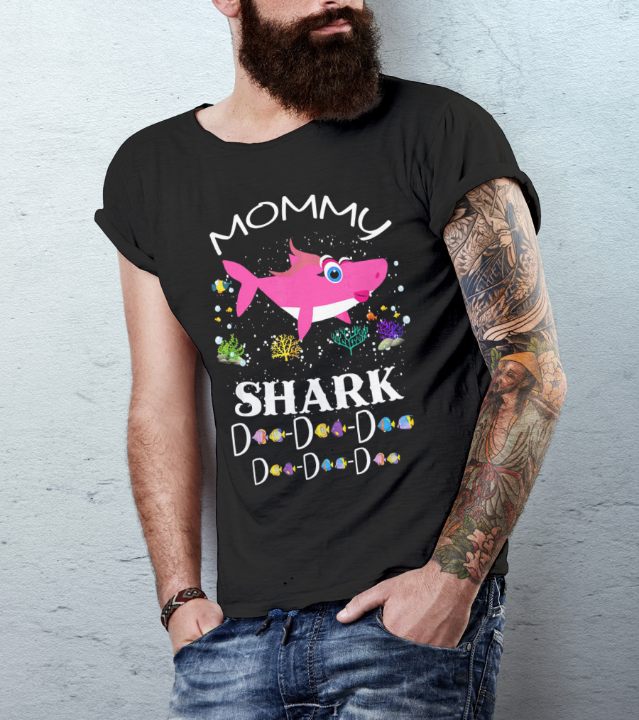 Mommy Shark Doo Doo Doo Colorful Underwater Scene T-Shirt