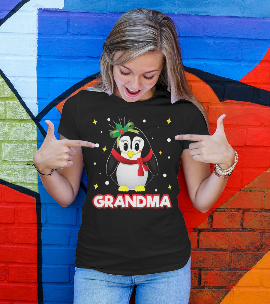 Grandma Penguin Festive Christmas Family T-Shirt