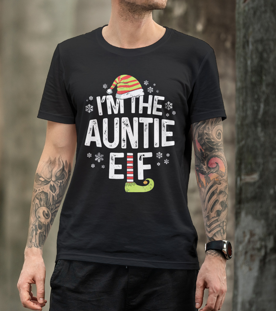 I'm The Auntie Elf Christmas Snowflakes Hat And Green Shoe T-Shirt