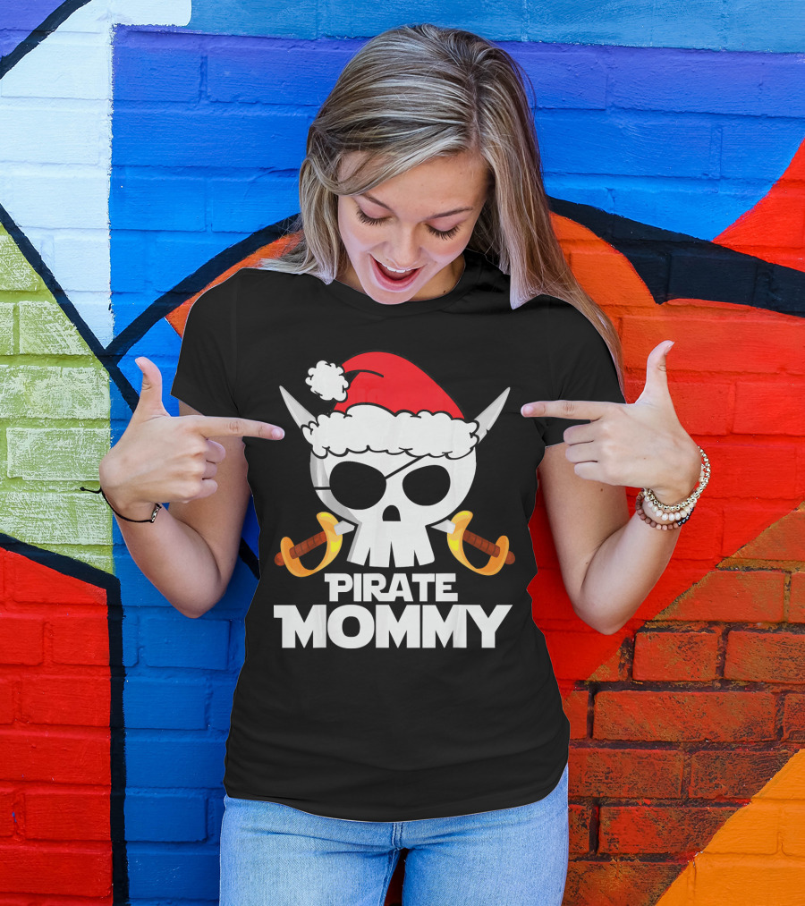 Funny Santa Claus Pirate Mommy Skull With Santa Hat And Swords T-Shirt