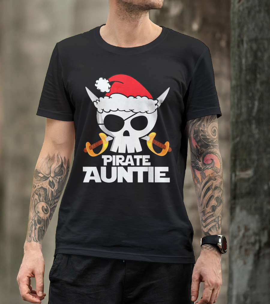 Pirate Auntie Christmas Skull Santa Hat Funny T-Shirt