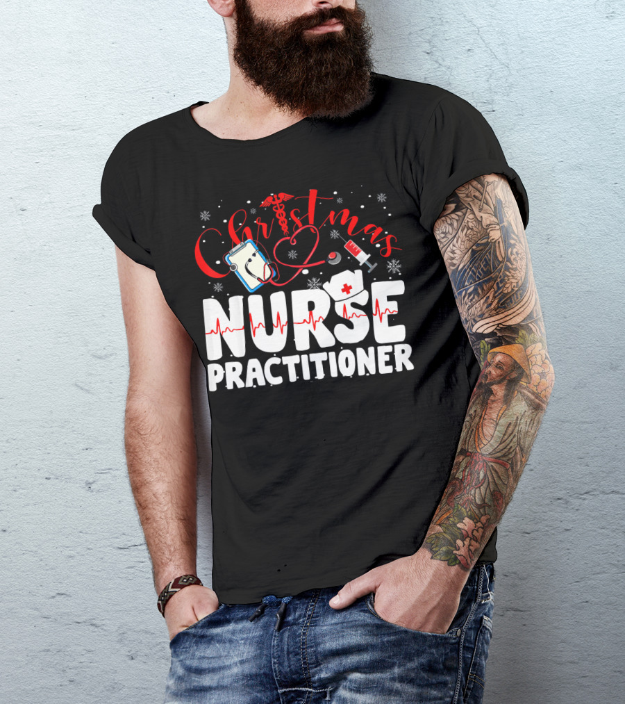 Christmas Nurse Practitioner Funny Nurse Clipboard Syringe Snowflakes T-Shirt