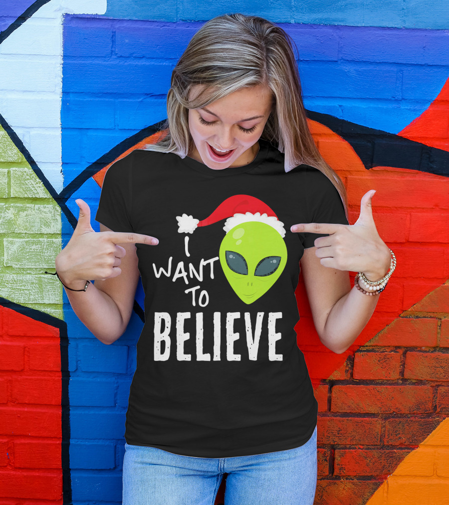 I Want To Believe Alien Santa Hat Christmas UFO T-Shirt