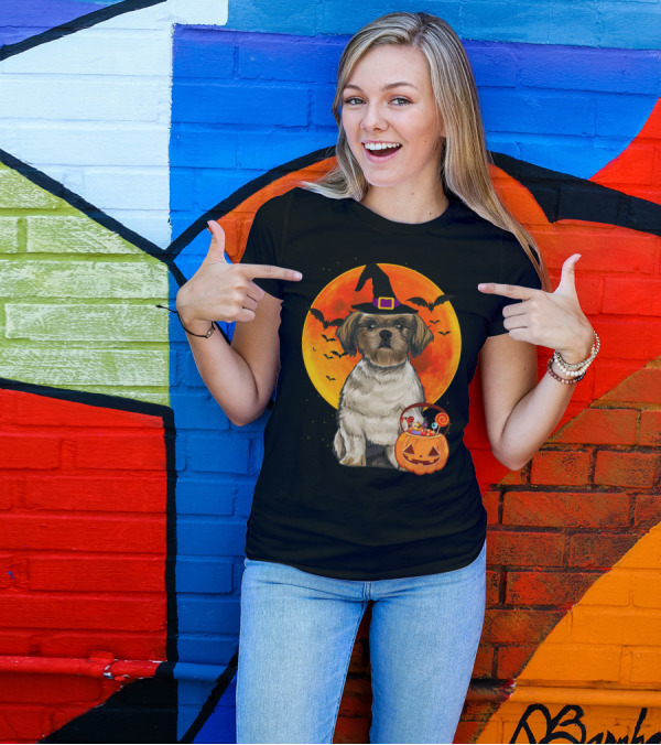 Shih Tzu Dog Halloween Jack O Lantern Pumpkin With Bats And Witch Hat T-Shirt